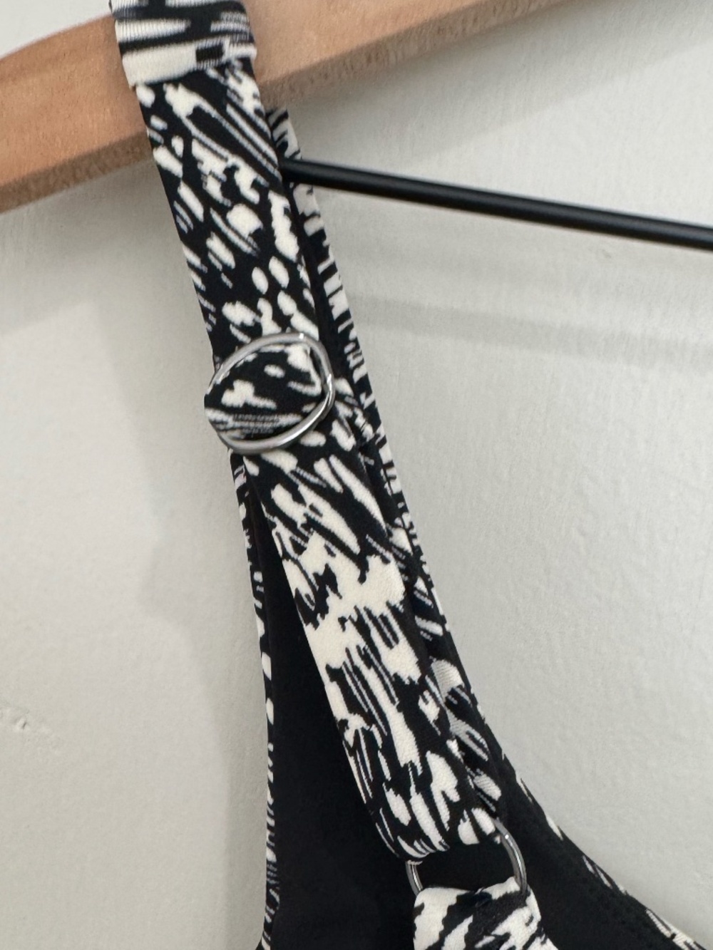 Athleta Bondi Bra Cup Tankini Top in Animalia Sea Salt Print 36 B/C Swimwear - Picture 7 of 9